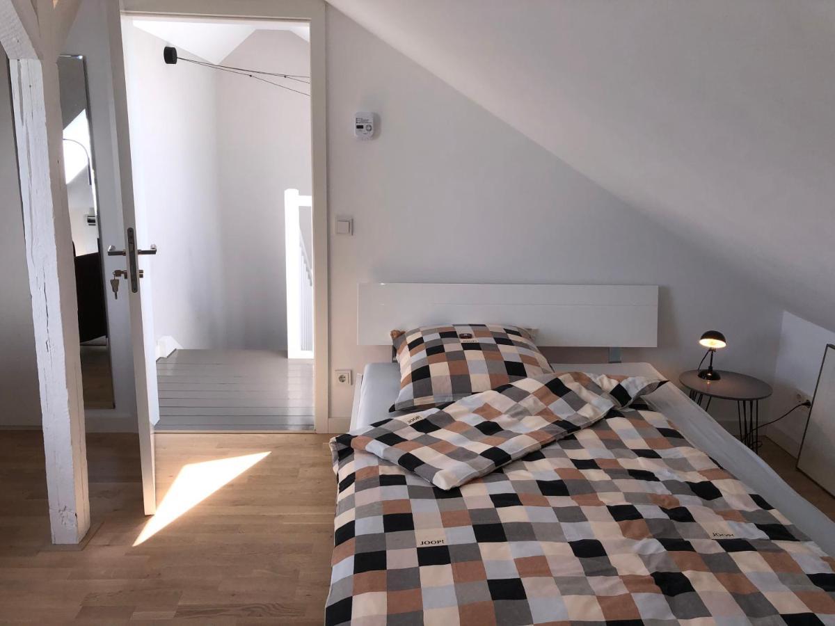 Schoenfelder * Dusseldorf
