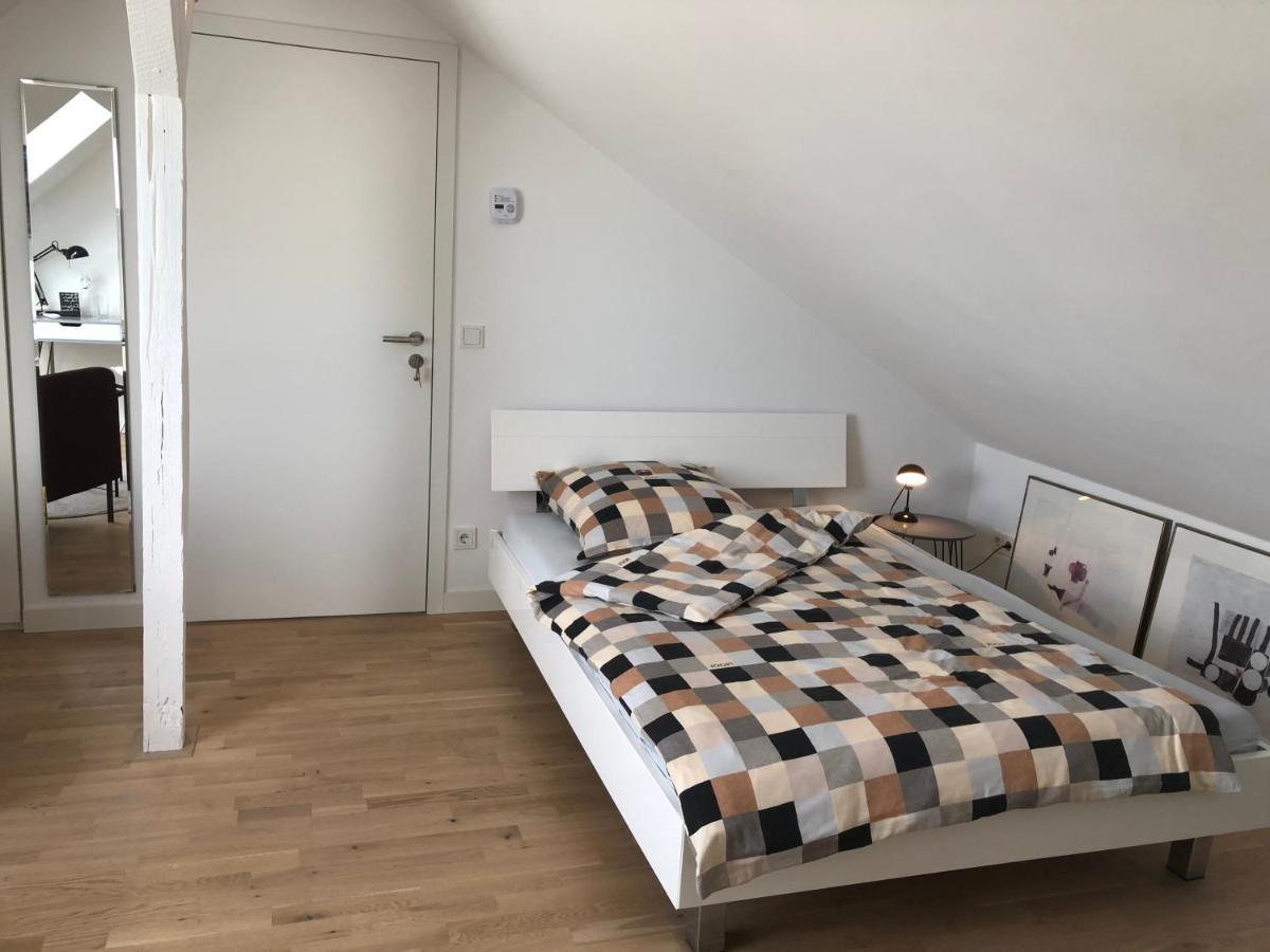 Schoenfelder * Dusseldorf